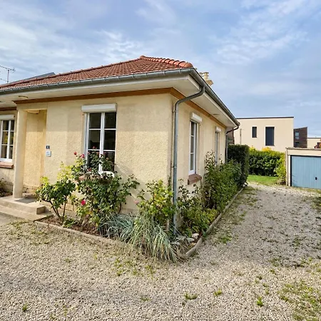 Maison De - A 200 M - Jardin Holiday home *